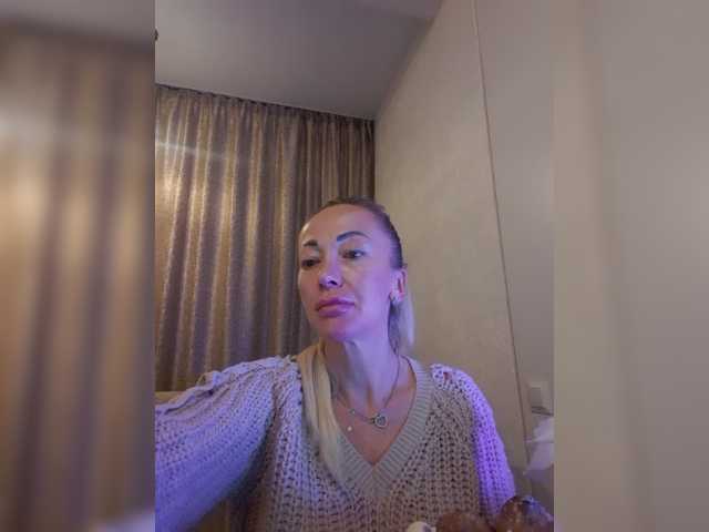 -Nolly--monni- live cam on BongaCams