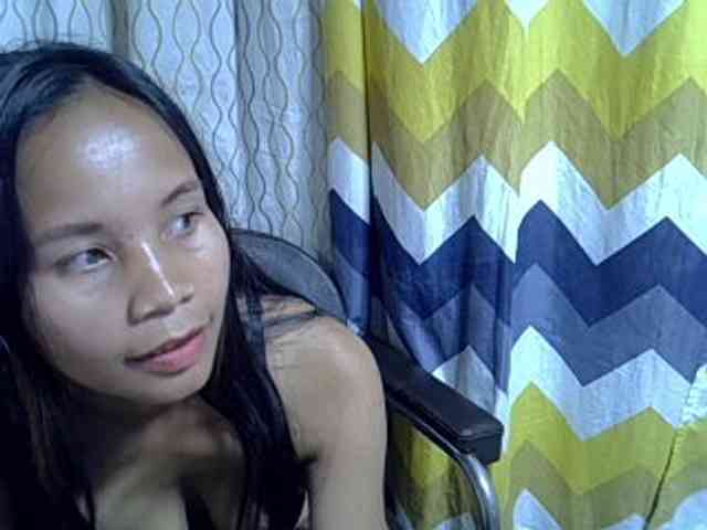 Modèle: Alyssa-Villanueva
