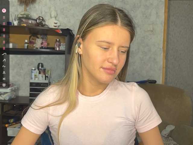 AmeliaMichelini live cam on BongaCams
