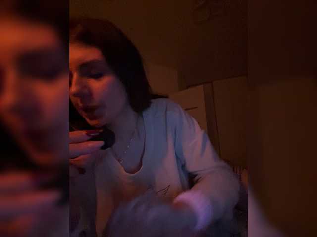M-O-N-E live cam on BongaCams