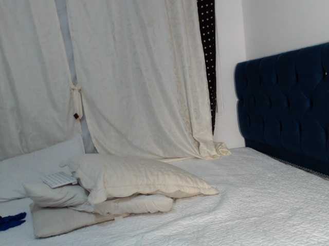 Charlotte2456 live cam on BongaCams