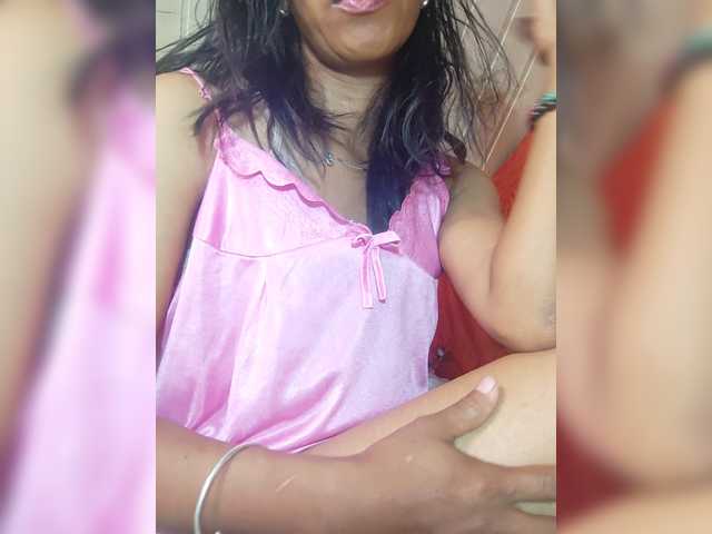Stellah19 live cam on BongaCams