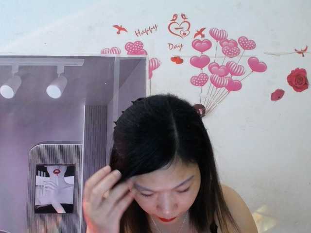 le modèle Annaa68 est en webcam porno dans un show sur le site bongacams, il possède les tags suivants: Asian,Brunette,Hairy