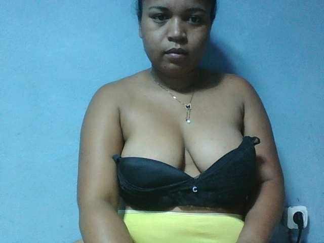 MICKY21 live cam on BongaCams