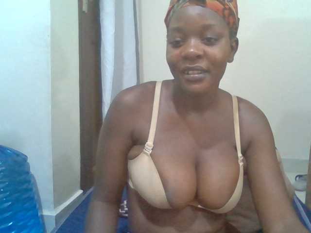 Mochahoneybae live cam on BongaCams