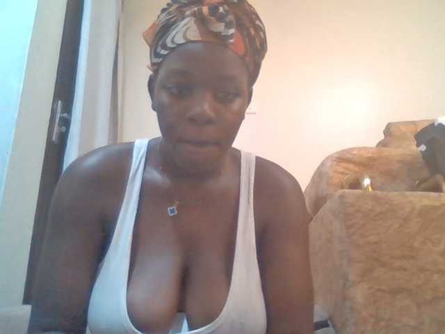 Mochahoneybae live cam on BongaCams