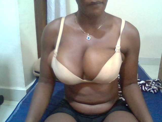 Mochahoneybae live cam on BongaCams