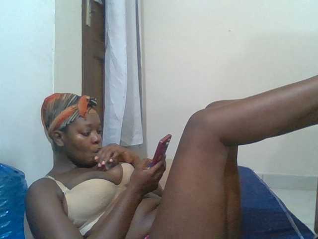 Mochahoneybae live cam on BongaCams