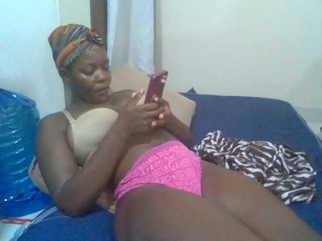 Mochahoneybae live cam on BongaCams