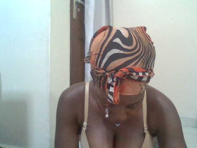 Mochahoneybae live cam on BongaCams