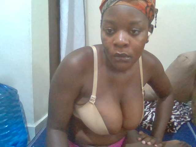 Mochahoneybae live cam on BongaCams
