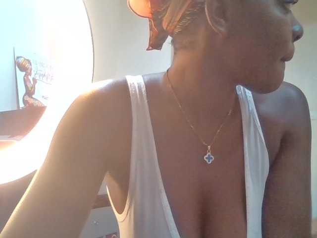 Mochahoneybae live cam on BongaCams