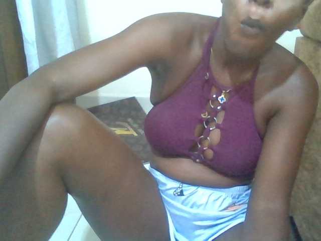 Mochahoneybae live cam on BongaCams