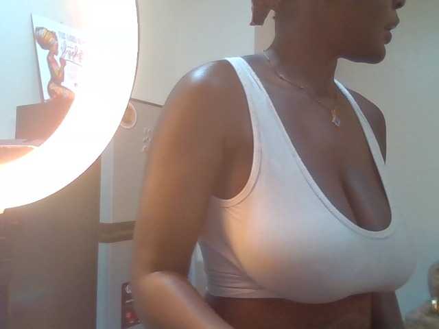 Mochahoneybae live cam on BongaCams