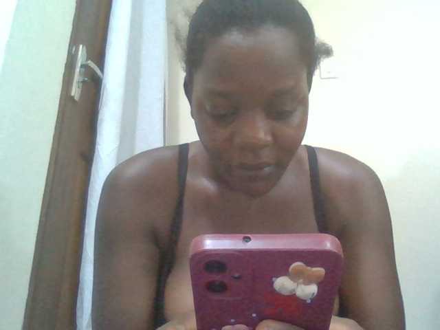 Mochahoneybae live cam on BongaCams