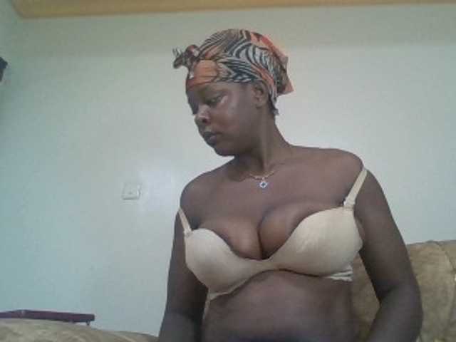 Mochahoneybae live cam on BongaCams