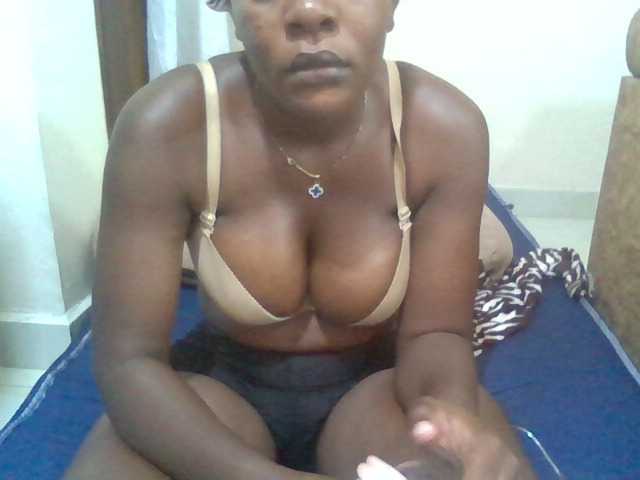 Mochahoneybae live cam on BongaCams