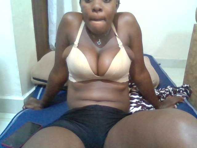 Mochahoneybae live cam on BongaCams