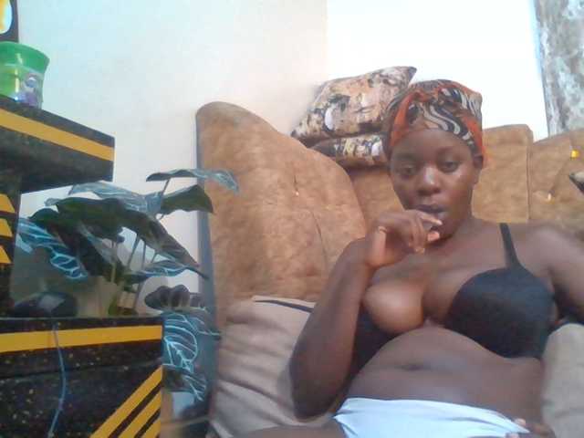 Mochahoneybae live cam on BongaCams