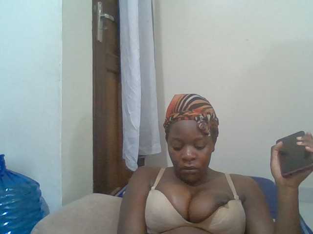 Mochahoneybae live cam on BongaCams