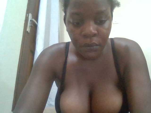 Mochahoneybae live cam on BongaCams