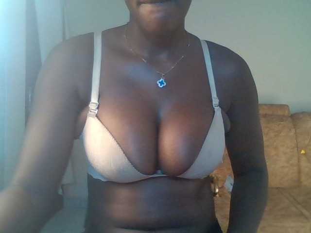 Mochahoneybae live cam on BongaCams