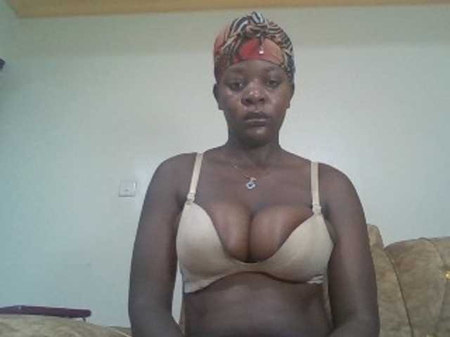Mochahoneybae live cam on BongaCams