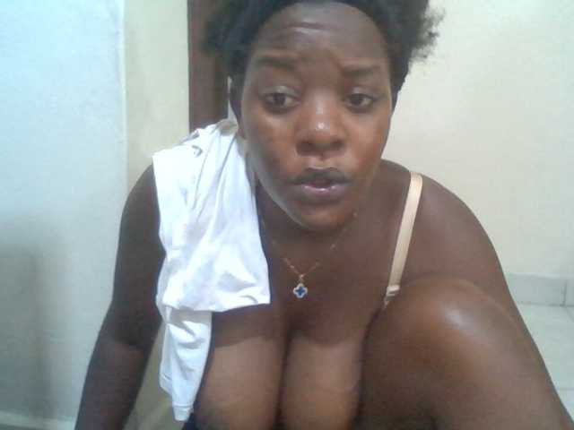 Mochahoneybae live cam on BongaCams