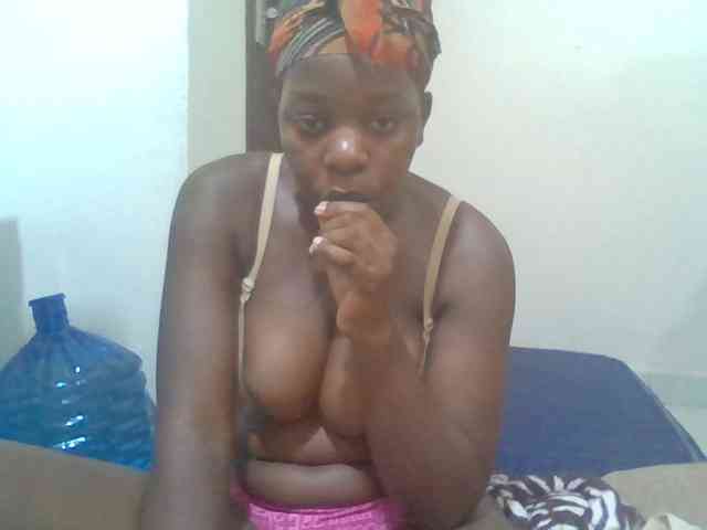 Model: Mochahoneybae