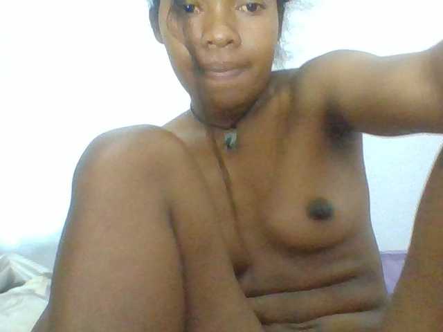 Sylviah1 live cam on BongaCams