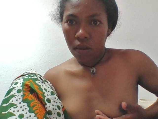 Sylviah1 live cam on BongaCams