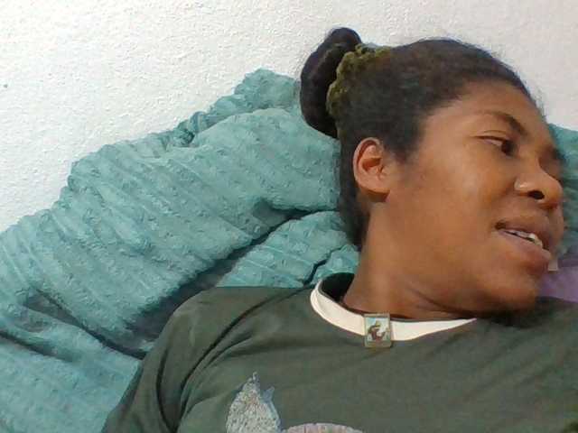Sylviah1 live cam preview