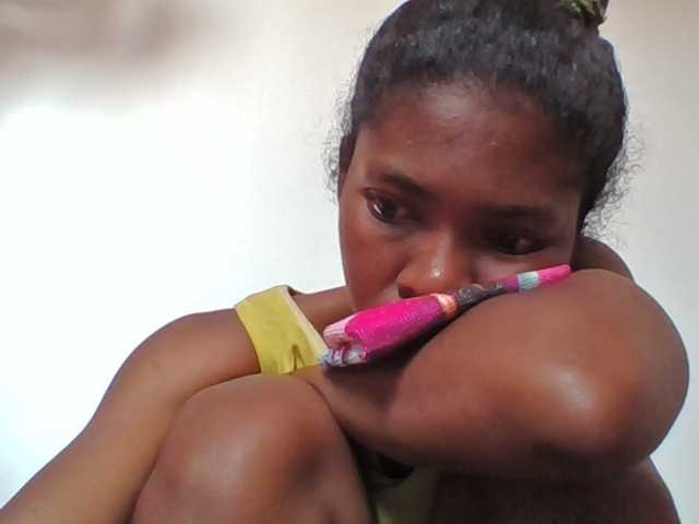 Sylviah1 live cam on BongaCams