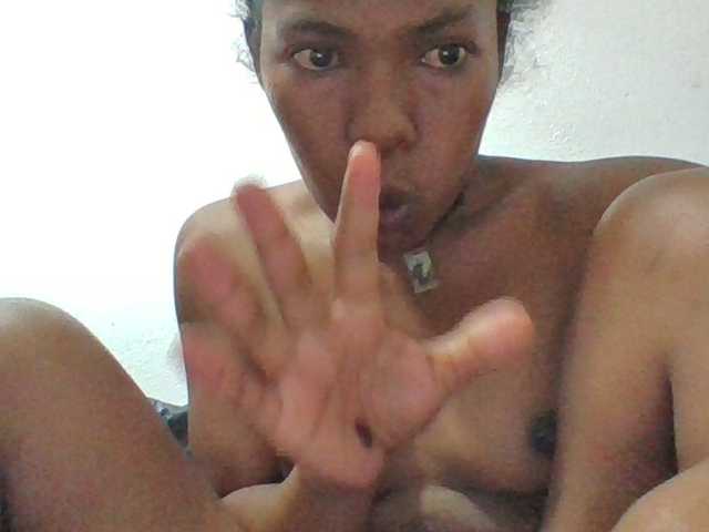Sylviah1 live cam on BongaCams
