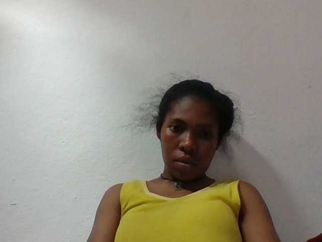 le modèle Sylviah1 est en webcam porno dans un show sur le site bongacams, il possède les tags suivants: Ebony,Brunette,Shaved