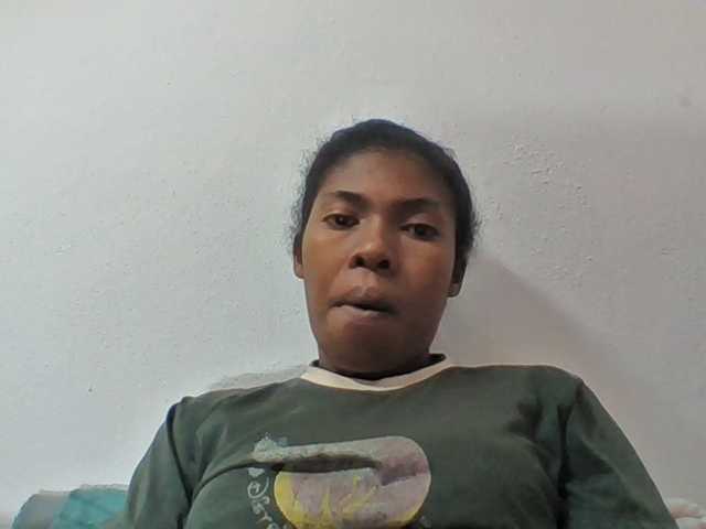 Sylviah1 live cam on BongaCams