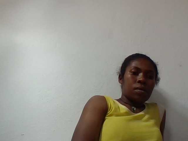 le modèle Sylviah1 est en webcam porno dans un show sur le site bongacams, il possède les tags suivants: Ebony,Brunette,Shaved