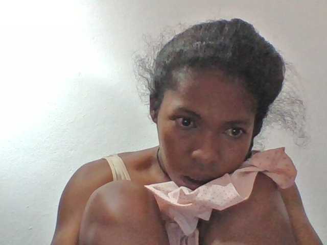 Sylviah1 live cam on BongaCams