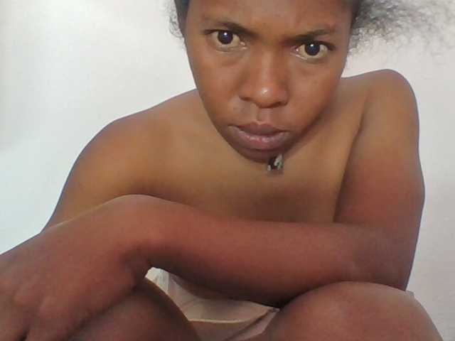 Sylviah1 live cam on BongaCams