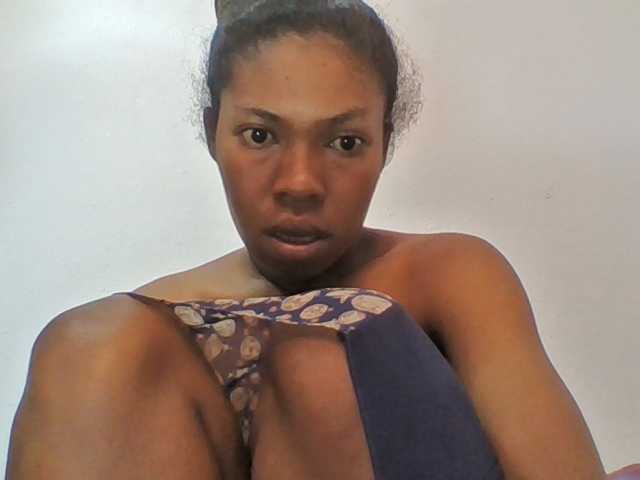 Sylviah1 live cam on BongaCams