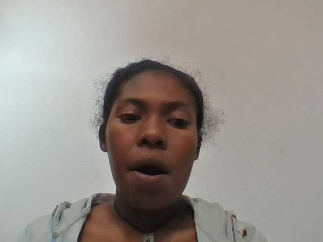 Sylviah1 live cam on BongaCams
