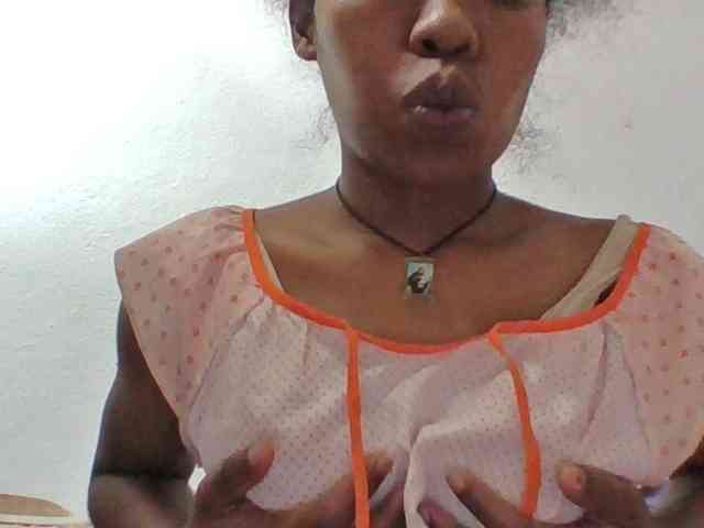 Modelo: Sylviah1