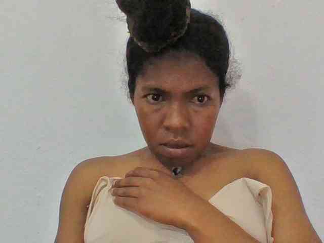 Model: Sylviah1