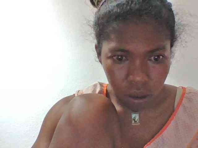 Model: Sylviah1