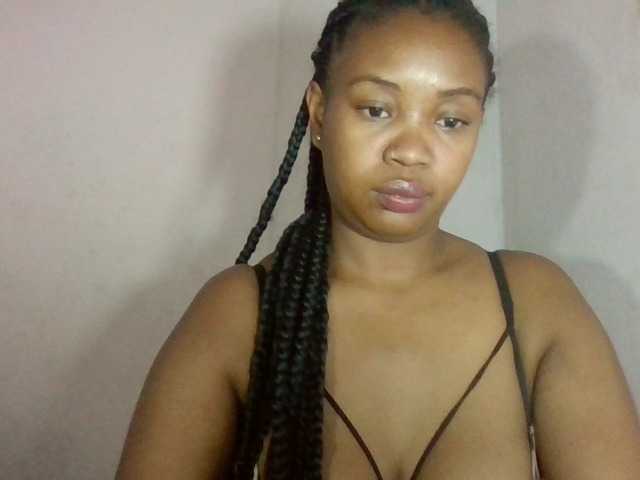 Sexyyy11 live cam on BongaCams