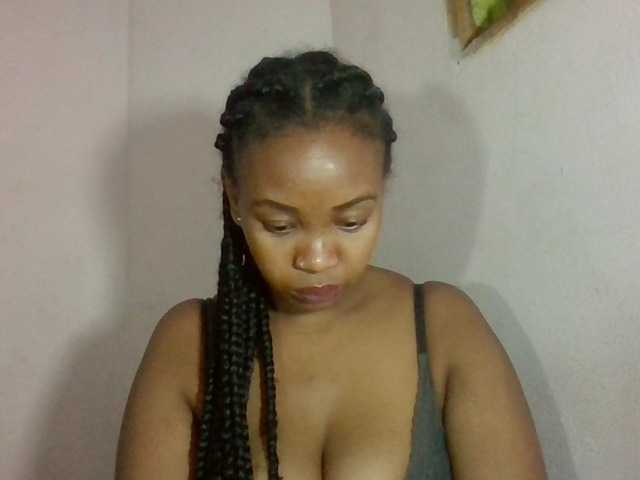 Sexyyy11 live cam on BongaCams