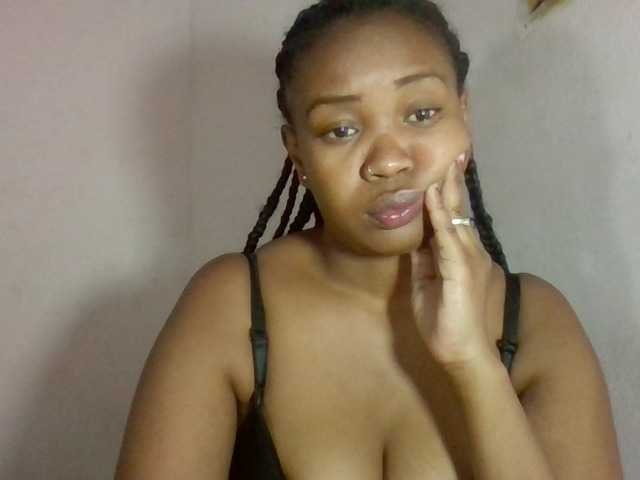 Sexyyy11 live cam on BongaCams