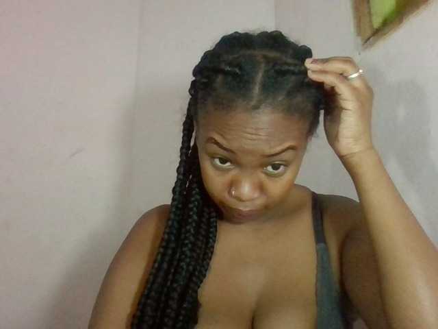Sexyyy11 live cam on BongaCams