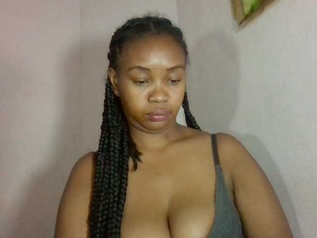 Sexyyy11 live cam on BongaCams