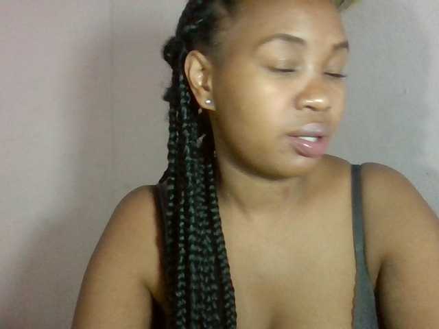 Sexyyy11 live cam on BongaCams